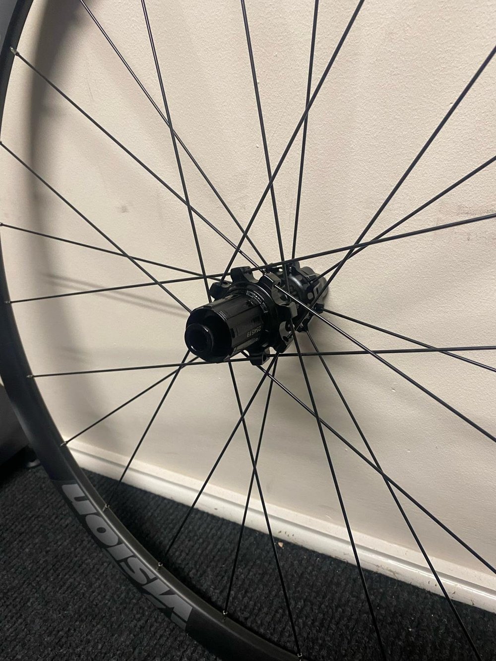 vision team 30 wheelset shimano freehub. (pair) — Broken Spoke Cycles